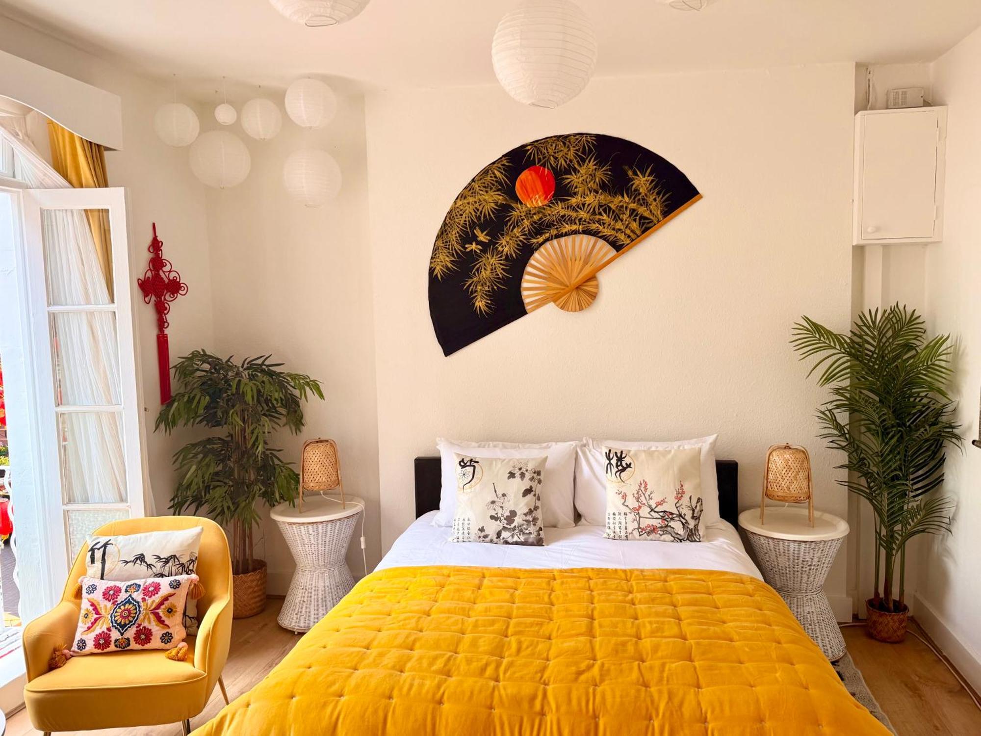 Candy Cafe Apartment